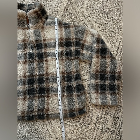 Thread and Supply Cropped Fluffy Quarter Zip Sweatshirt - Picture 5 of 7